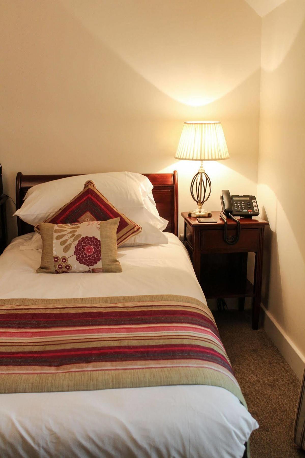 The Bishops Table Hotel Farnham  Kültér fotó