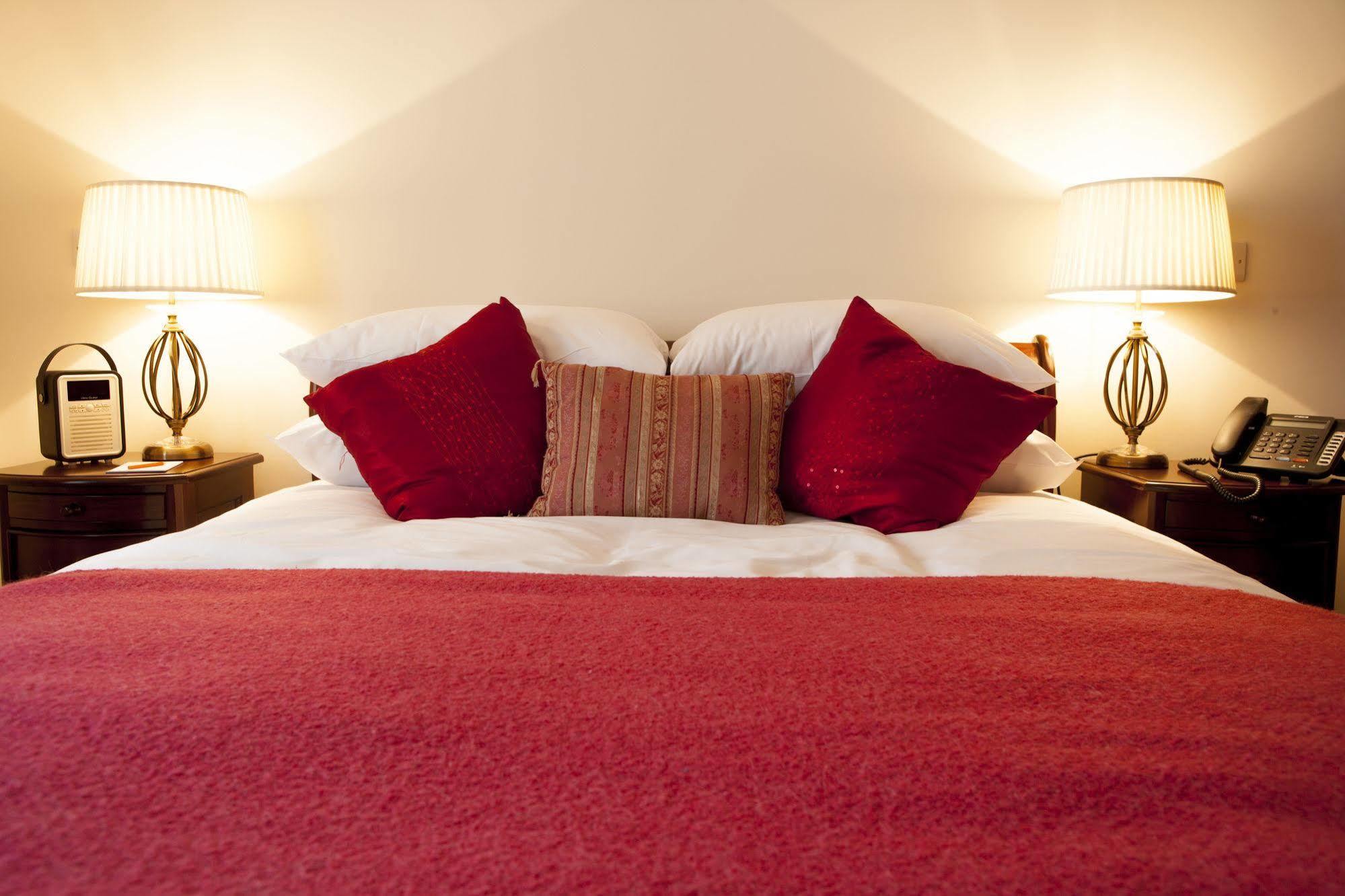 The Bishops Table Hotel Farnham  Kültér fotó